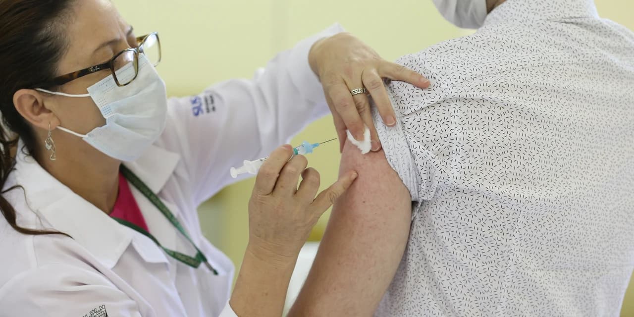 Paraná vai aplicar 2ª dose de reforço contra a Covid-19 em pessoas acima de 40 anos