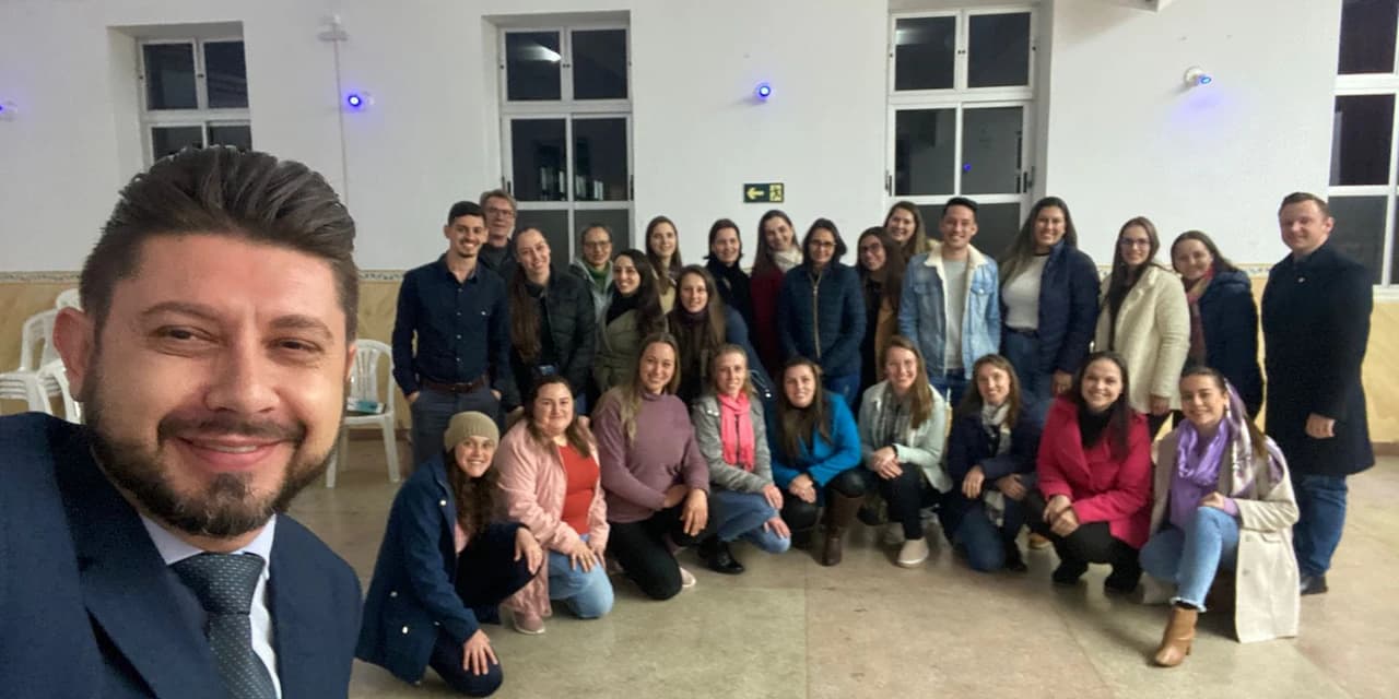 Professores e colaboradores do Colégio São José participam de formação