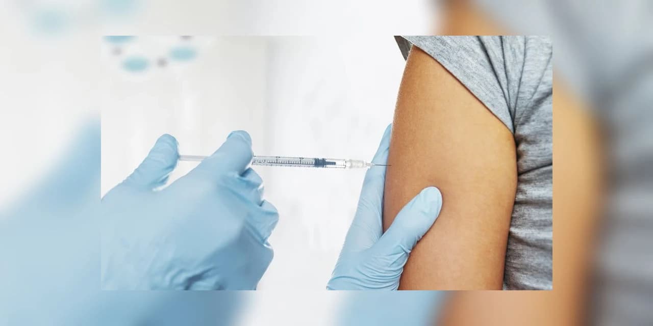 A vacinação contra a COVID-19 continua, confira suas doses de reforço