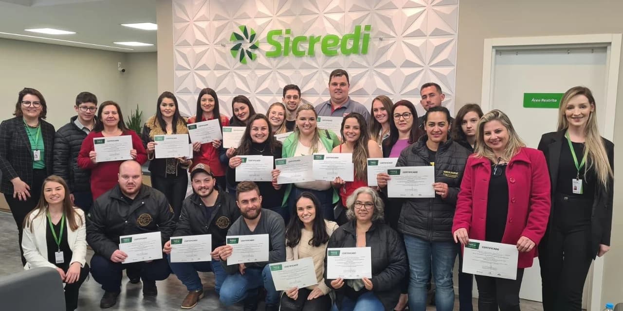 Cooperativa Sicredi Centro Sul PR/SC/RJ impulsiona o Programa Empreenda Sicredi – Conta com a Gente nas suas agências.