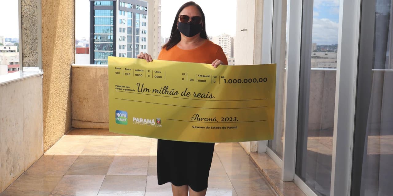 Presentão: moradora de Curitiba recebe R$ 1 milhão do Nota Paraná no dia do aniversário