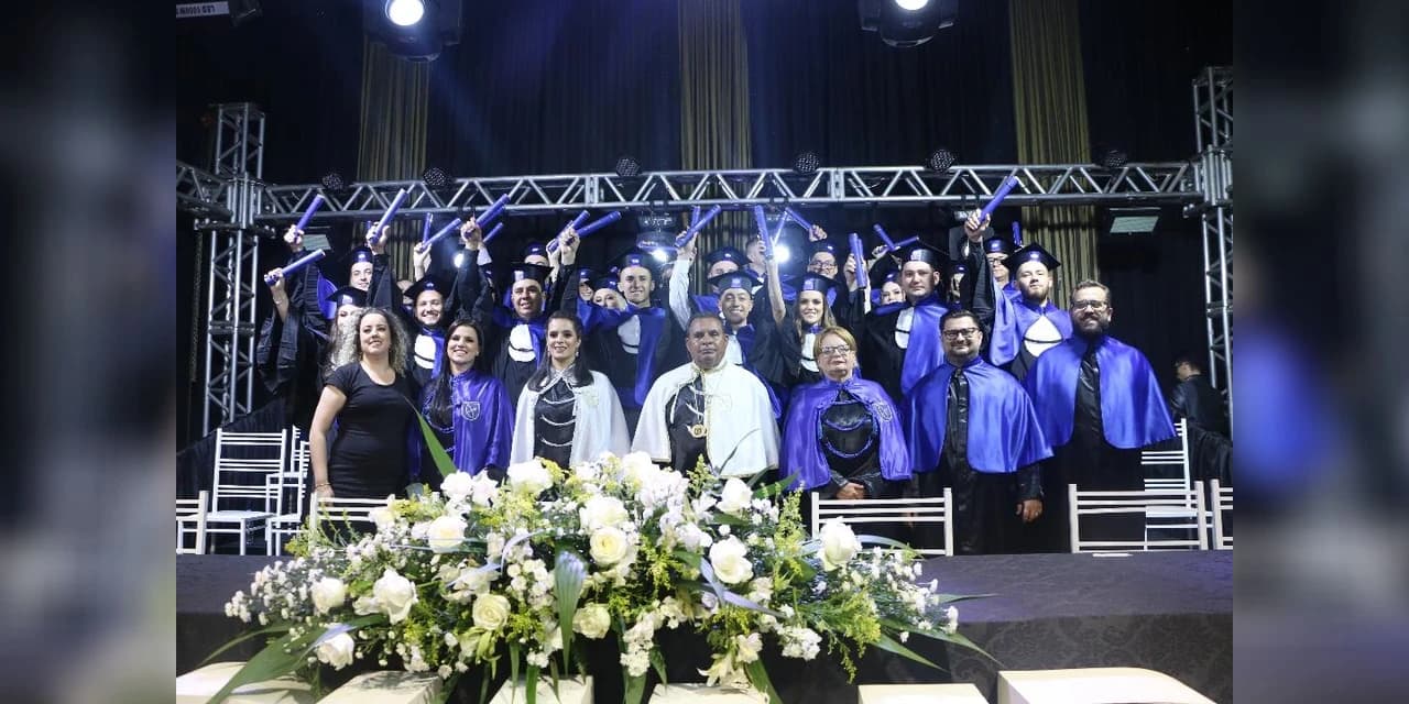 UniGuairacá forma primeira turma do campus de Prudentópolis