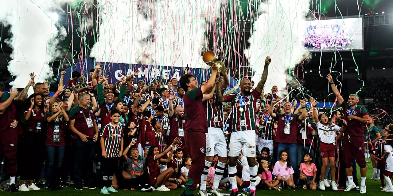 Fluminense goleia Flamengo e leva o bi do Campeonato Carioca