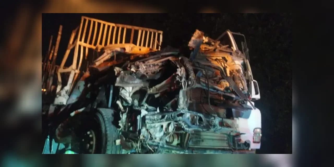Acidente entre carro, caminhão e colheitadeira deixa quatro pessoas em estado grave na RMC