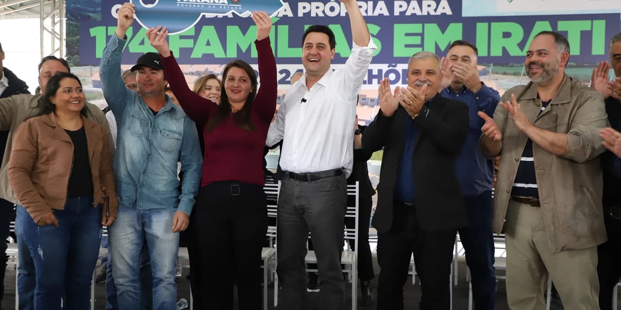 Governador entrega chaves da casa própria a 174 famílias de Irati