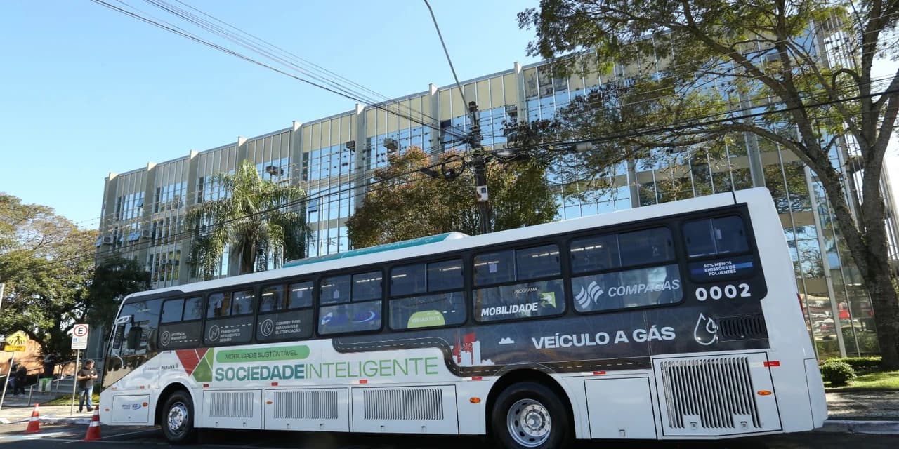 Ponta Grossa inicia teste com ônibus movido a GNV em projeto da Compagas e Scania