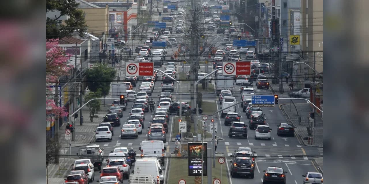 Licenciamento de veículos no Paraná começa a ser cobrado nesta terça (1º); veja tabela