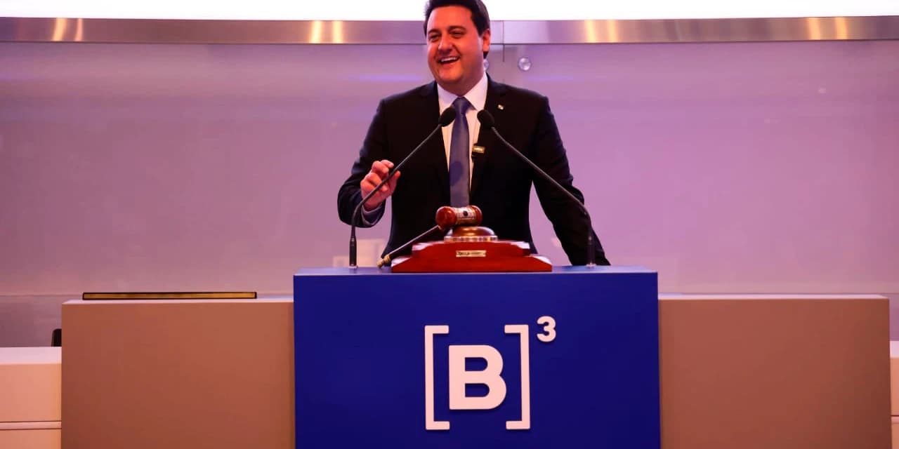 Confira o pronunciamento do Governador Ratinho Junior durante o leilão que foi realizado nesta sexta-feira (25) na Bolsa de Valores, em São Paulo. VÍDEO!