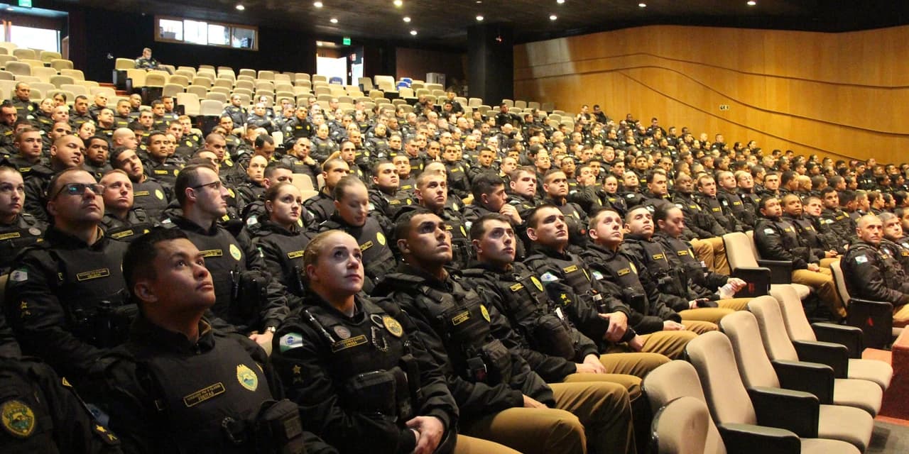 Na reta final da formação, 2,5 mil praças da PMPR passam por ciclo de palestras