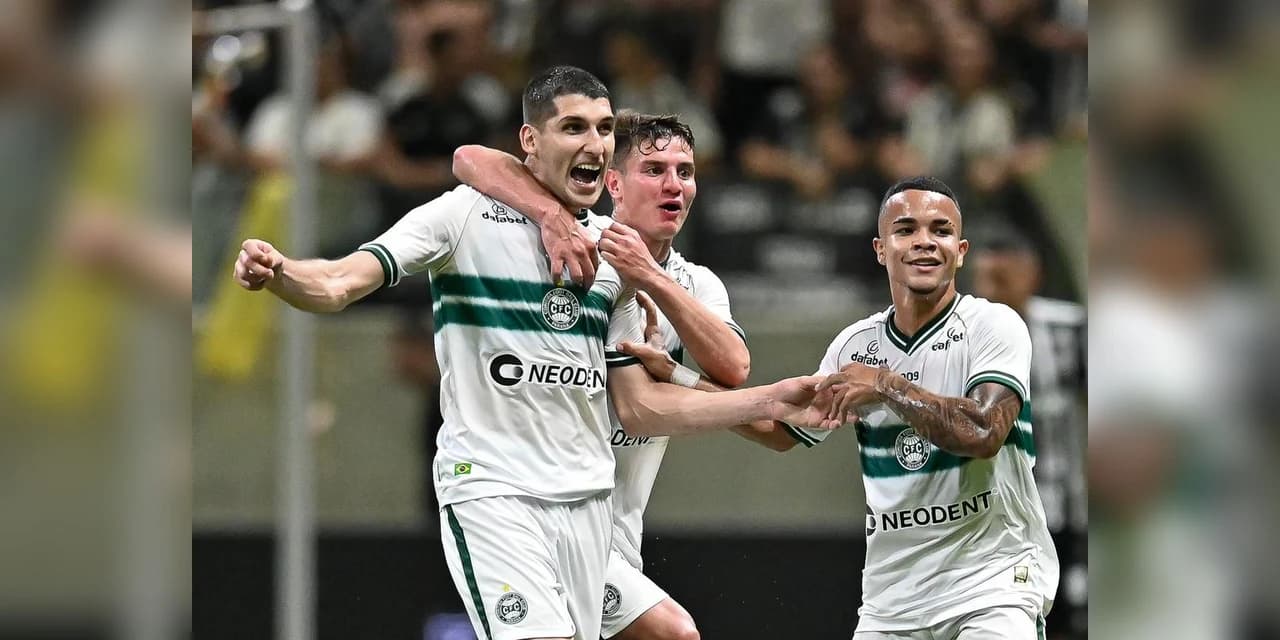 Coritiba vence Atlético-MG e sai da lanterna do Brasileirão