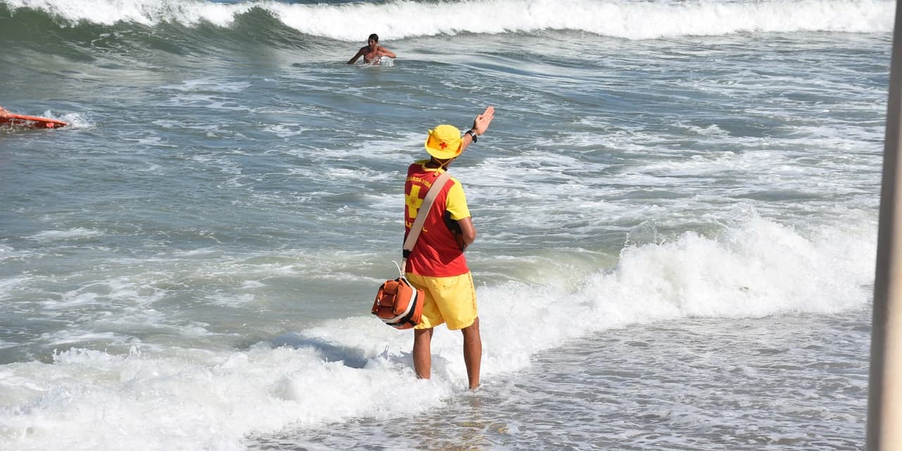 Desde o dia 16 de dezembro, bombeiros fizeram quase 37 resgates por dia no Litoral