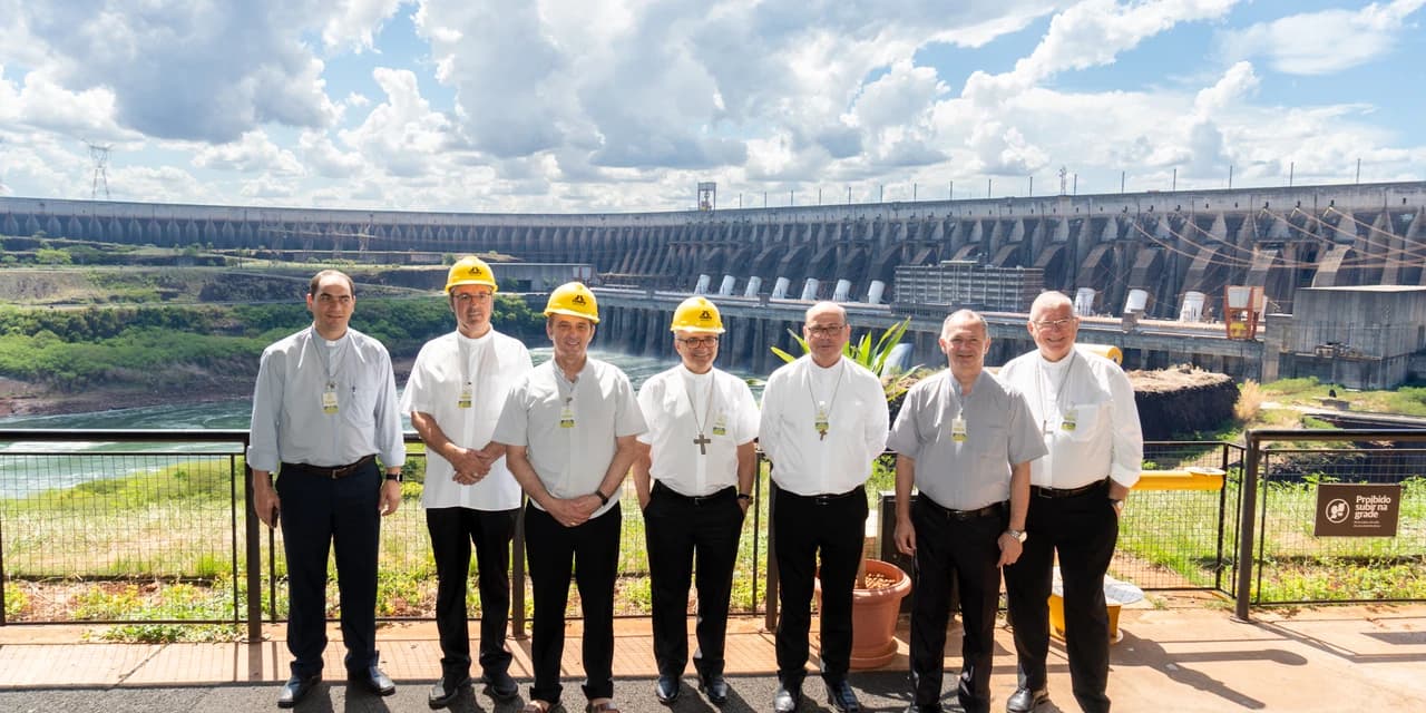 Bispos do PR visitam Itaipu e ressaltam parcerias sociais da usina com a Cáritas, vinculada à Igreja Católica