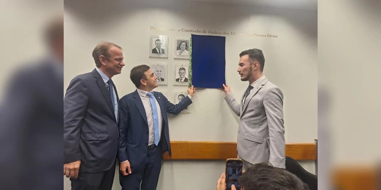 Aliel é homenageado com placa em Comissão na Câmara Federal