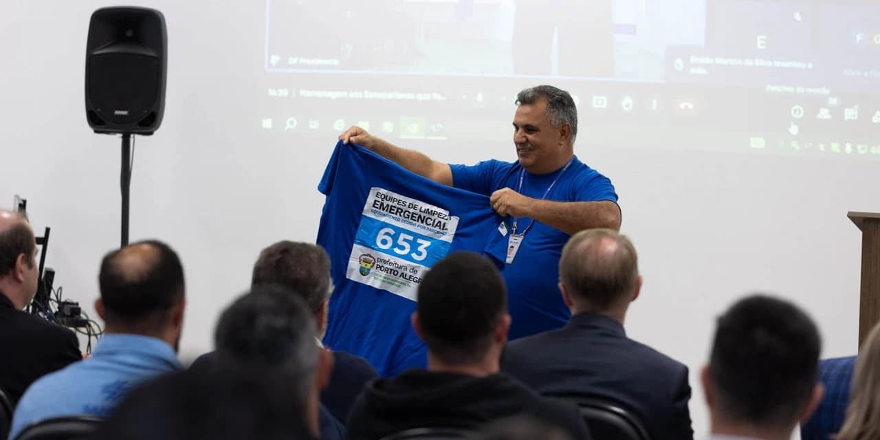 Sanepar homenageia colaboradores que atuaram na tragédia do Rio Grande do Sul
