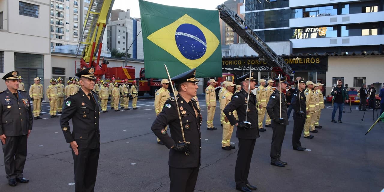 Apoio do CBMPR a outros estados é destaque no Dia do Bombeiro