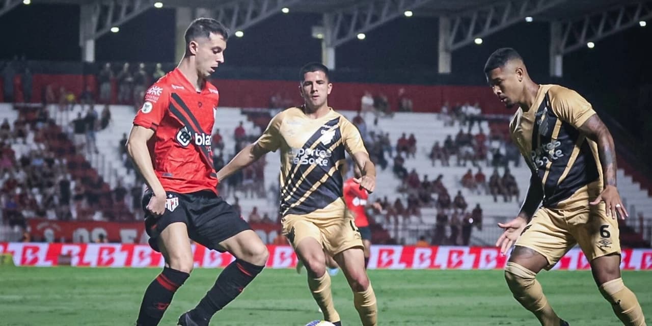 Athletico vence de virada o Atlético-GO fora de casa pelo Brasileirão
