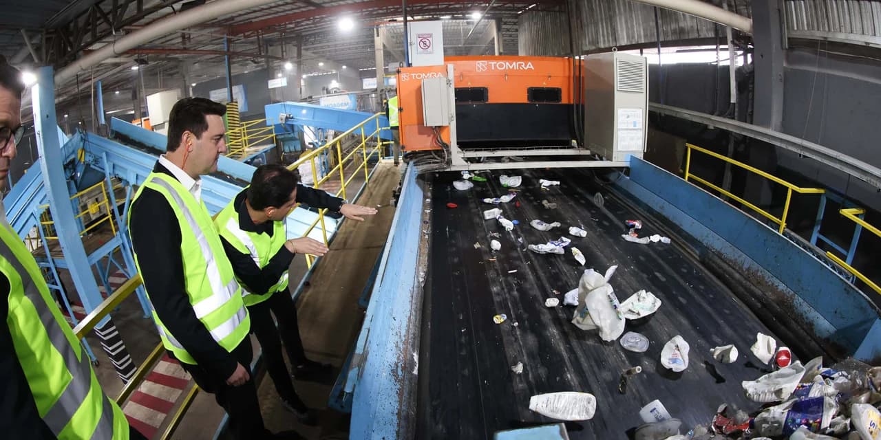 Governador reforça vocação do Paraná em sustentabilidade em visita à empresa de reciclagem