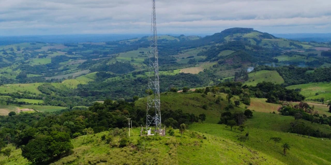 Com instalação de 100 novas torres, Paraná avança com conectividade em áreas rurais