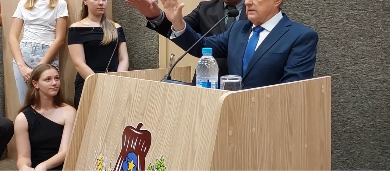 “O Progresso e o desenvolvimento de Prudentópolis é o nosso objetivo”, afirma Juarez Antonio ao ser empossado. VÍDEO!