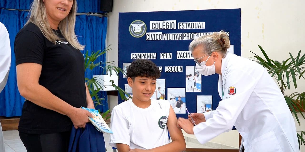 Perto da volta às aulas, Secretaria da Saúde reforça a importância da vacinação