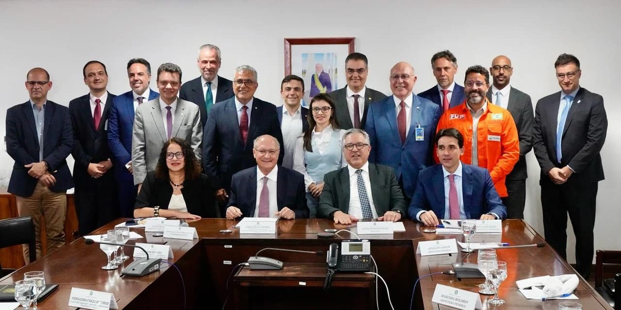 Aliel participa da sanção de nova lei que estimula a transição energética no Brasil