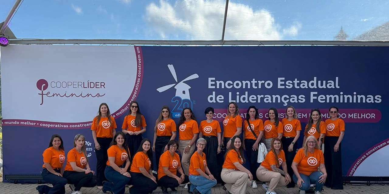 Cresol leva cooperadas ao Encontro Estadual de Lideranças Femininas no Paraná