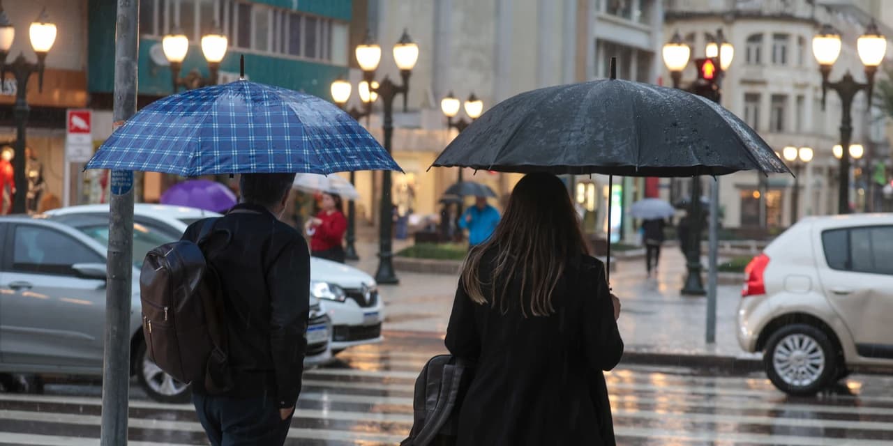 Geada negra, ventos fortes e 0°C até no Oeste: terça será o dia mais gelado do ano no Paraná