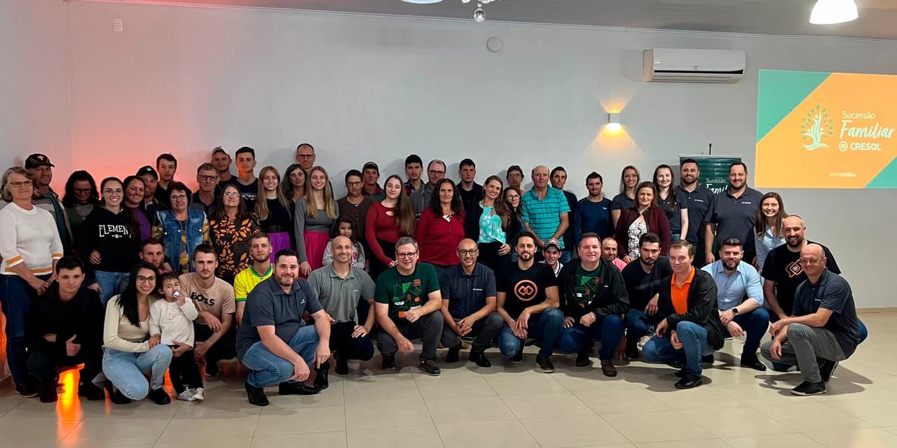 Cresol celebra o Dia Mundial da Juventude com investimentos e projetos que impactam jovens em todo o Brasil