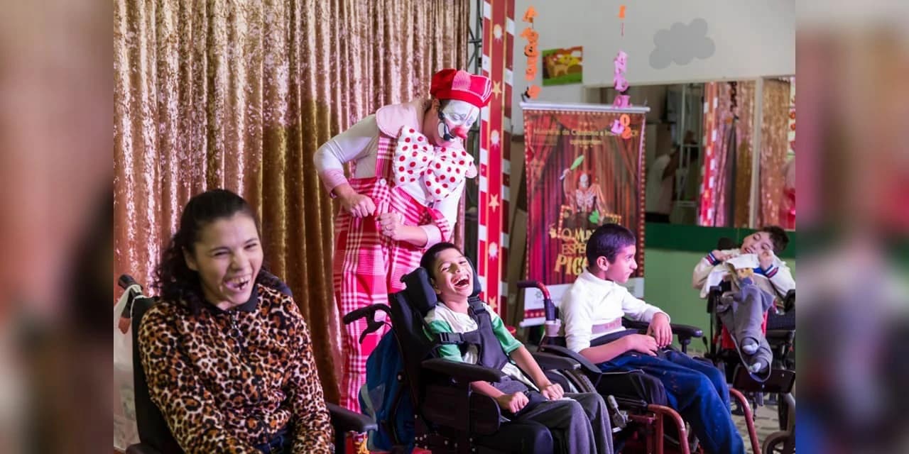 Projeto contemplado em edital do Estado leva arte circense a APAEs do Interior do Paraná