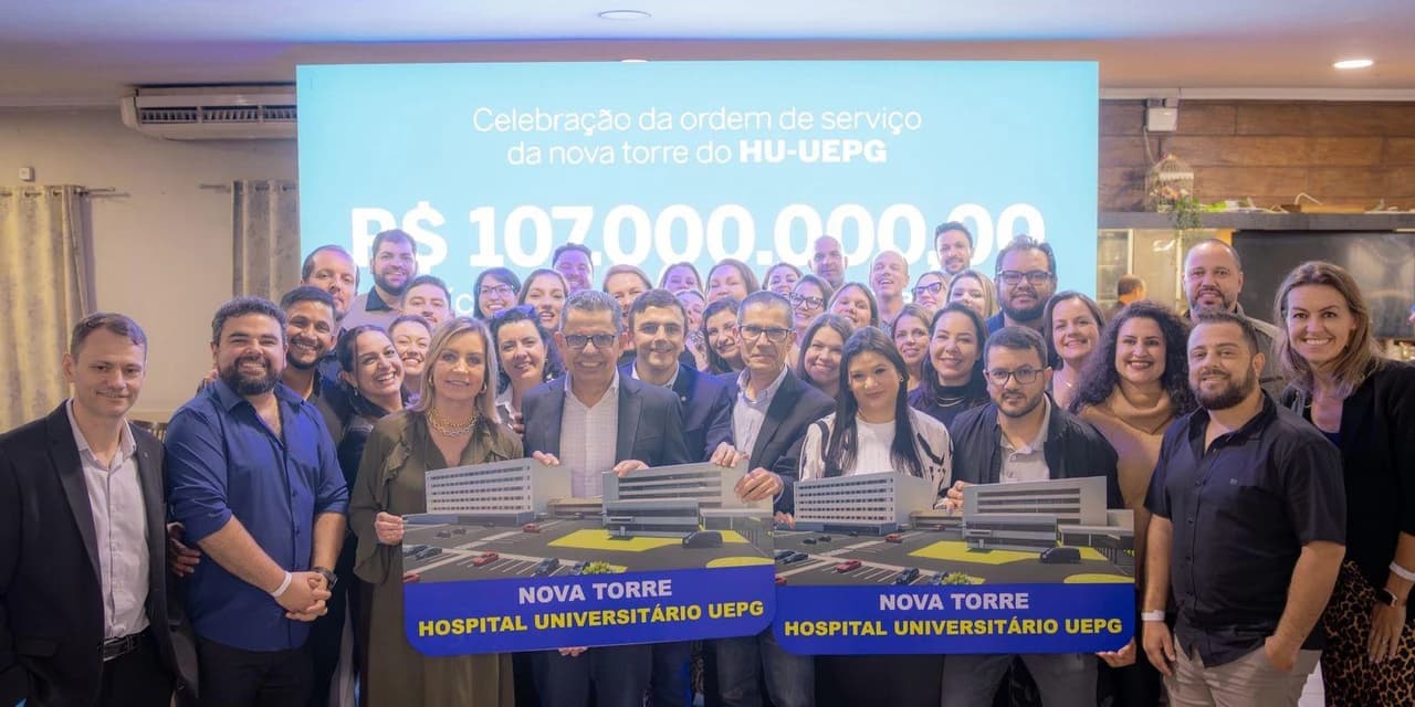 Aliel Machado e reitor Miguel assinam ordem de serviço para obras da nova torre do HU-UEPG