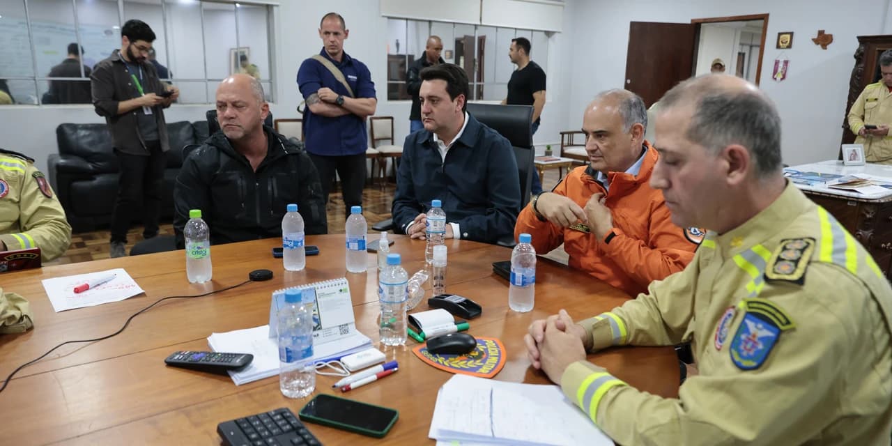 Governo manda dezenas de bombeiros e equipes da saúde para auxiliar Rio Bonito do Iguaçu
