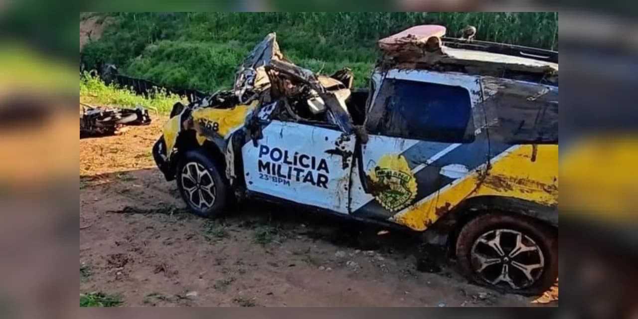 Soldado da Polícia Militar morre após viatura cair em barranco durante perseguição a motocicleta na CIC