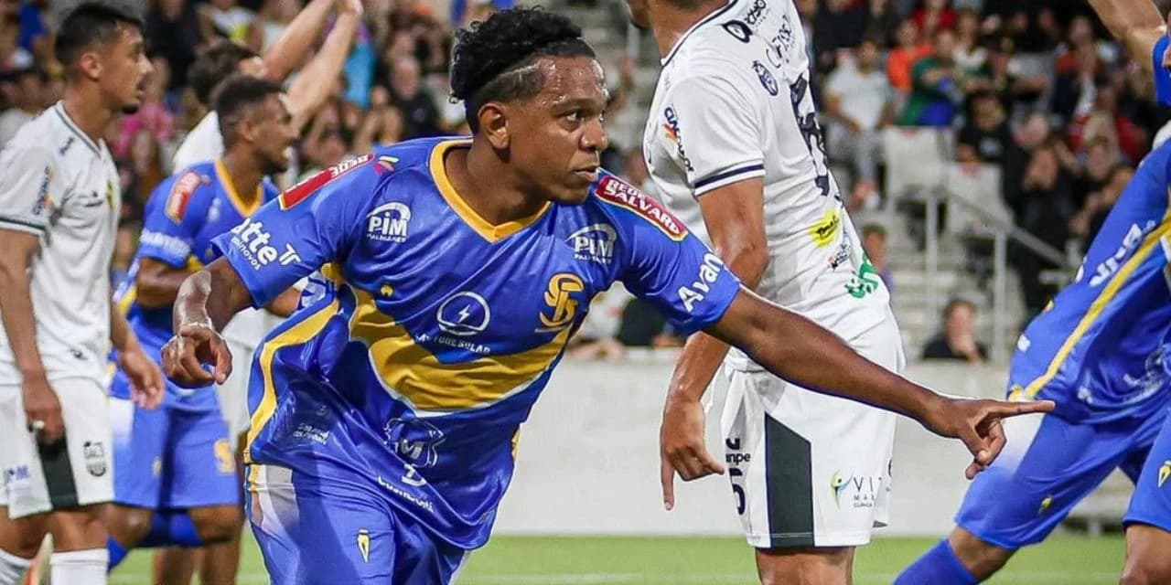 Com golaço de falta, São Joseense vence Galo Maringá na estreia do Paranaense 2026