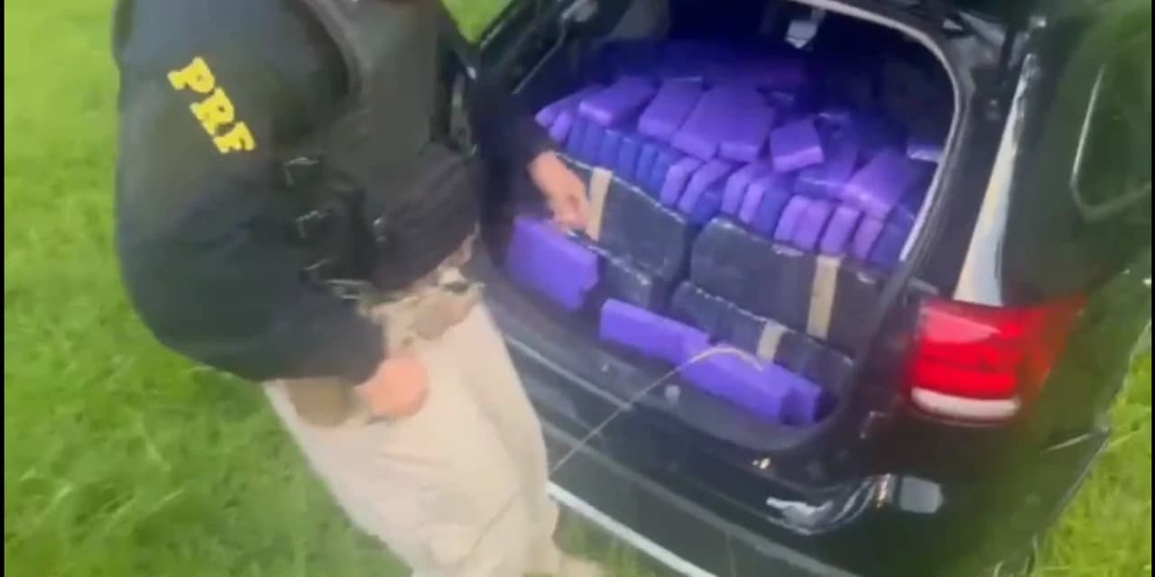 PRF apreende mais de meia tonelada de maconha e recupera veículo roubado após fuga na BR-277, em Prudentópolis