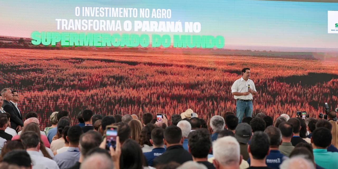 Ratinho Junior lança programas que levam energia mais potente e conectividade às propriedades rurais