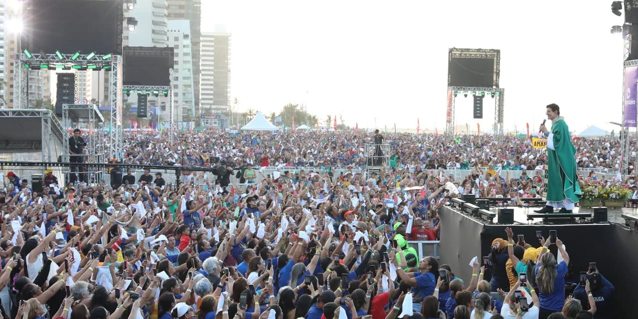 Caravanas de diversas cidades se mobilizam para show do Padre Reginaldo Manzotti no Verão Maior Paraná