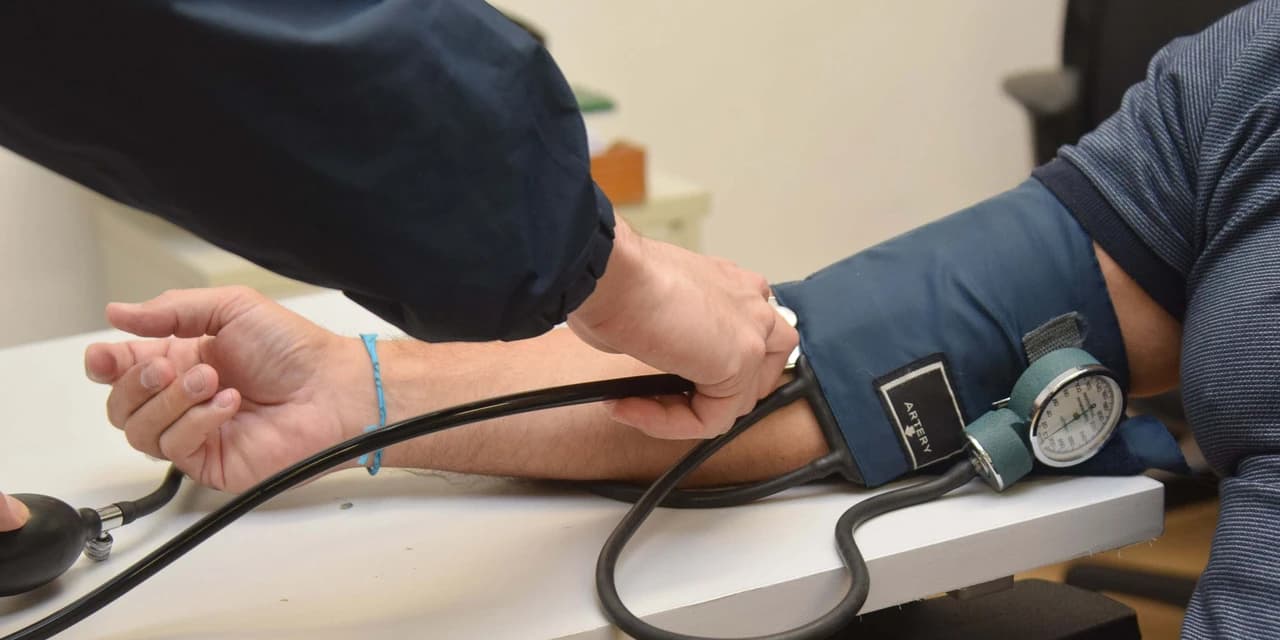 Bons hábitos alimentares e estilo de vida são fundamentais para prevenir a hipertensão