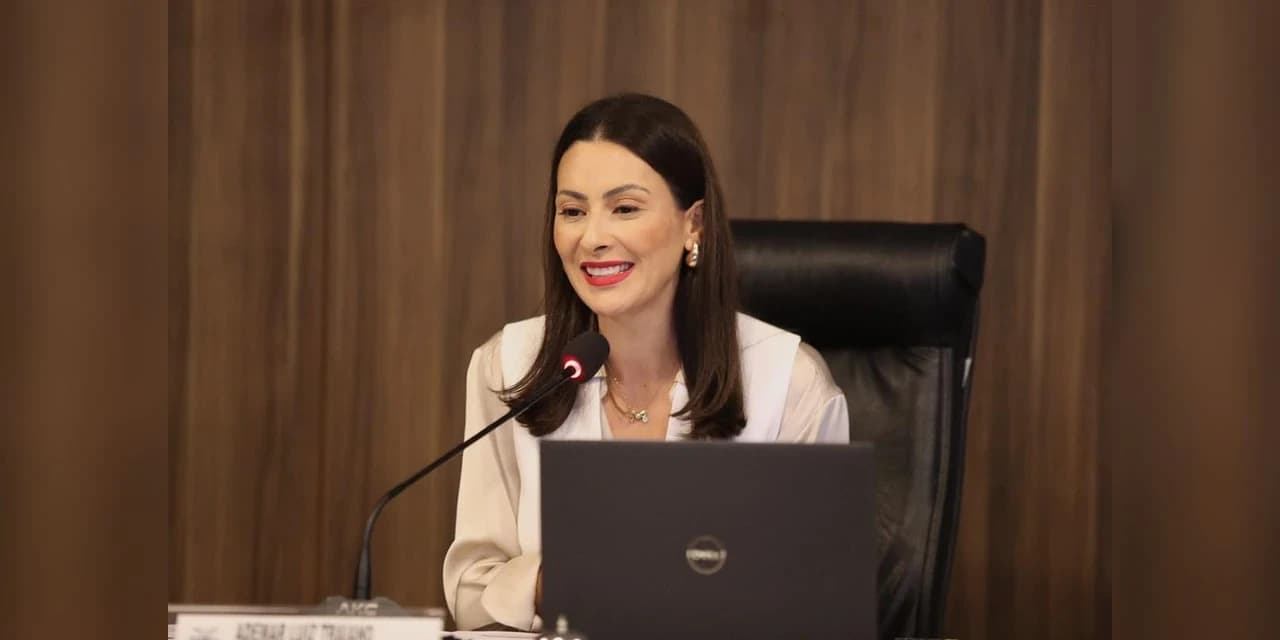 Mabel garante quase um milhão de reais para colégios da região
