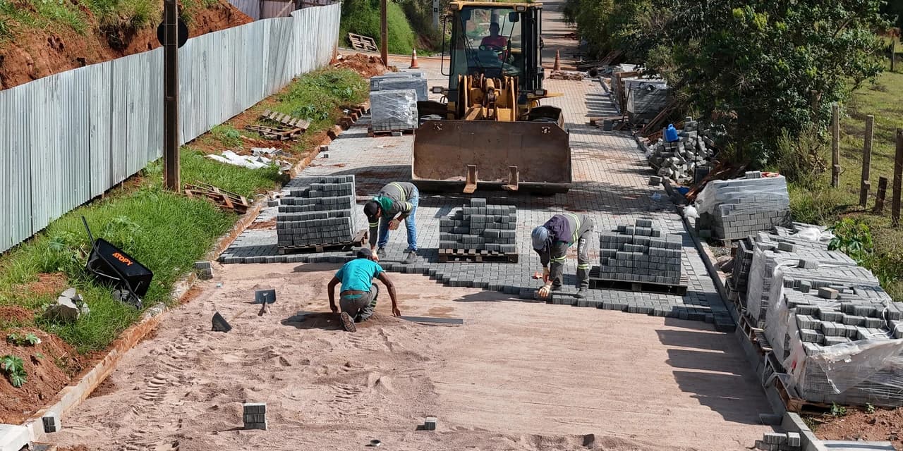 Estado investe R$ 30 milhões e pavimentação da Estrada do Alagados de Ponta Grossa avança em duas etapas