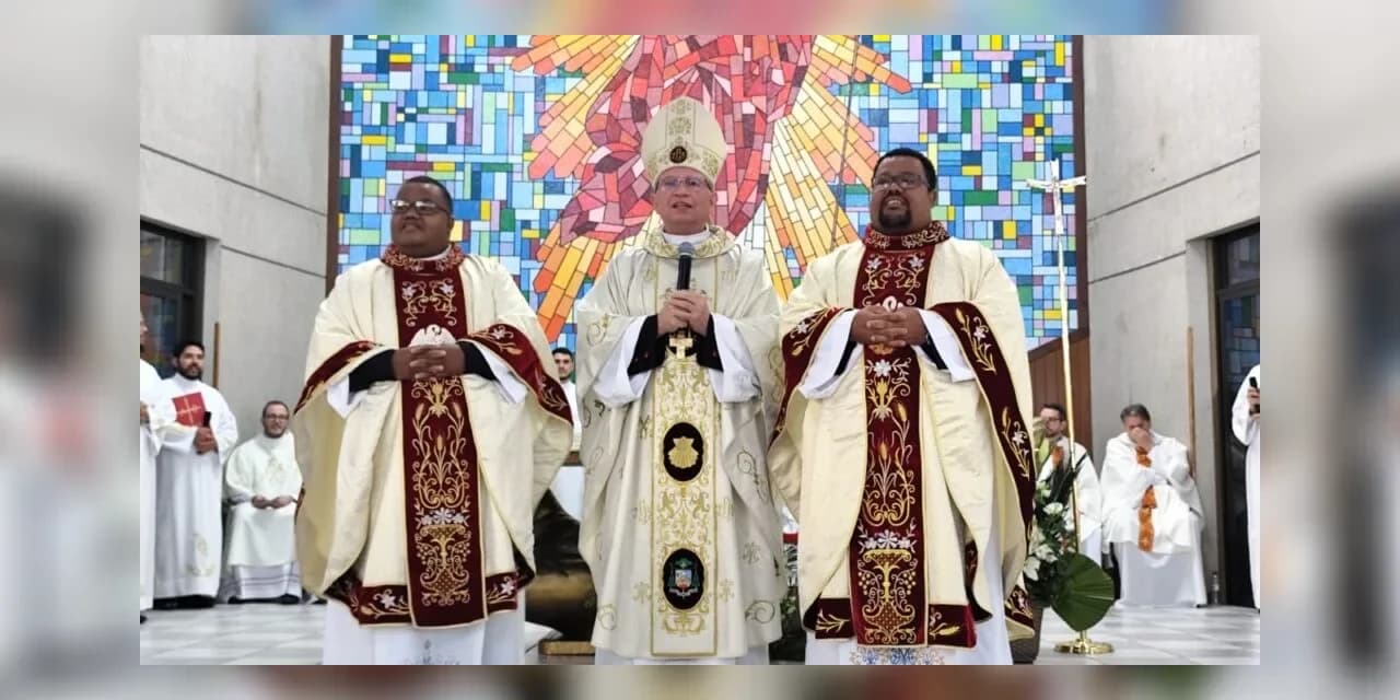 Dois irmãos são ordenados sacerdotes em celebração marcada pela emoção e pela fé em Guarapuava