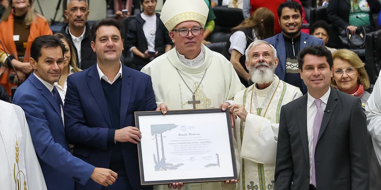 Ratinho Junior participa de homenagem a lideranças católicas na Alep