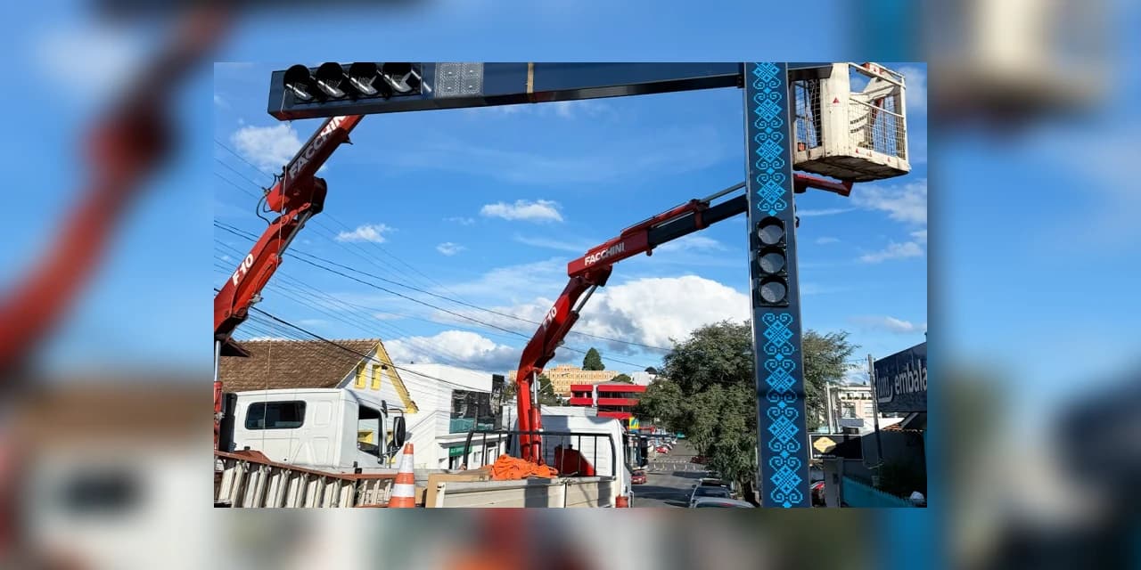 Novos semáforos de Prudentópolis começam a funcionar e integram projeto de modernização da cidade