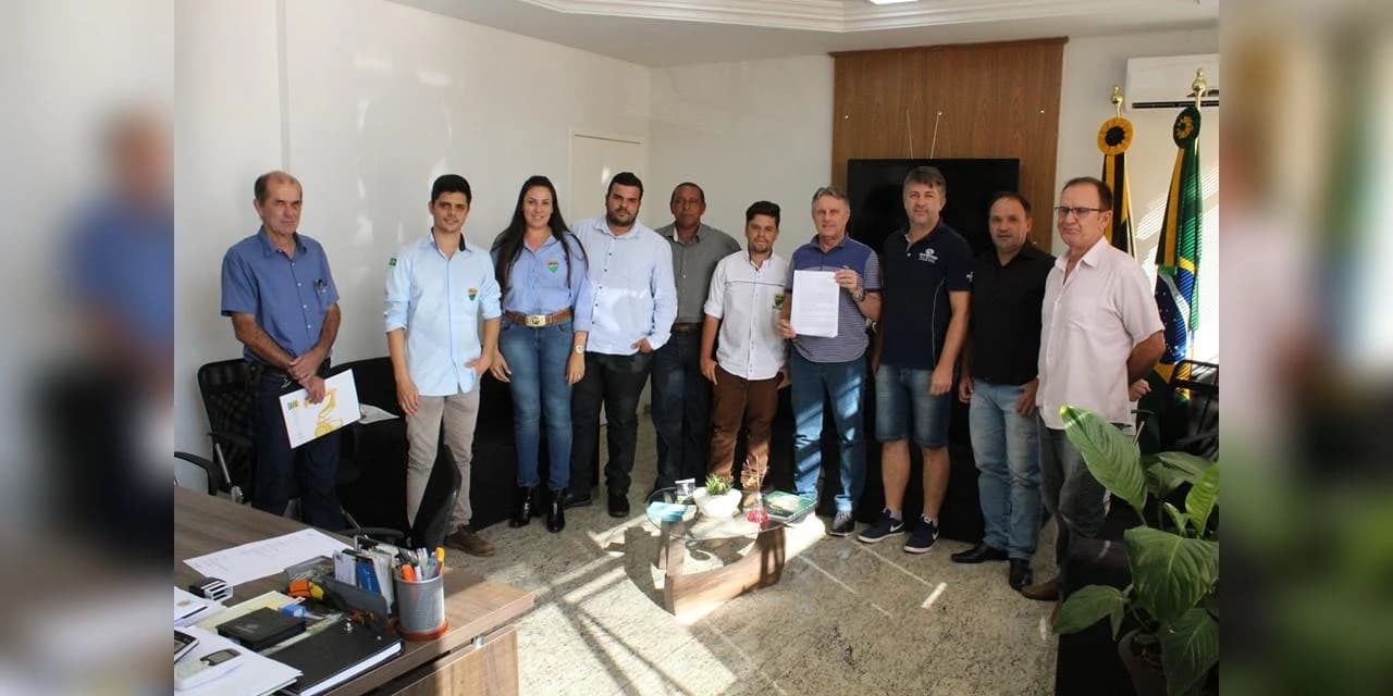 Prefeitura realiza reunião com moradores que serão beneficiados com a pavimentação asfáltica.