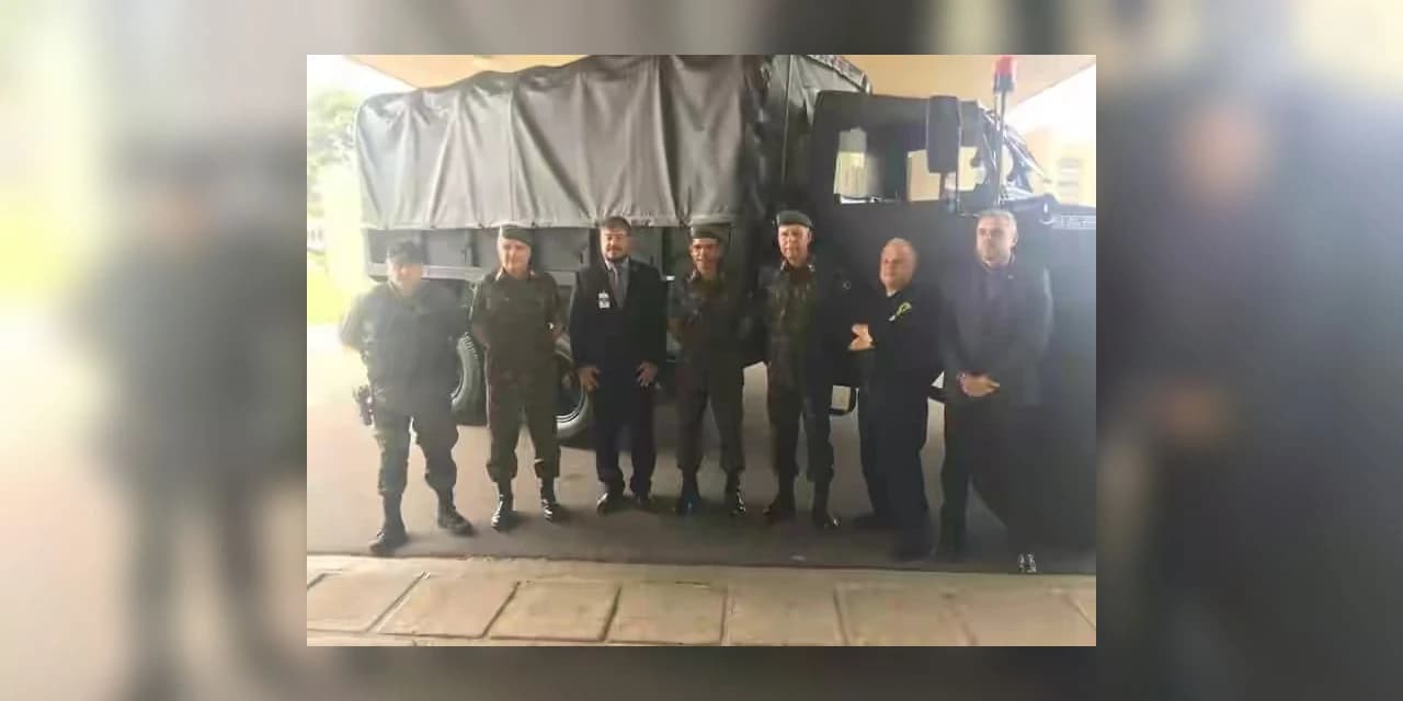 Grupo TIGRE, divisão especial da Polícia Civil, recebe veículo do exército