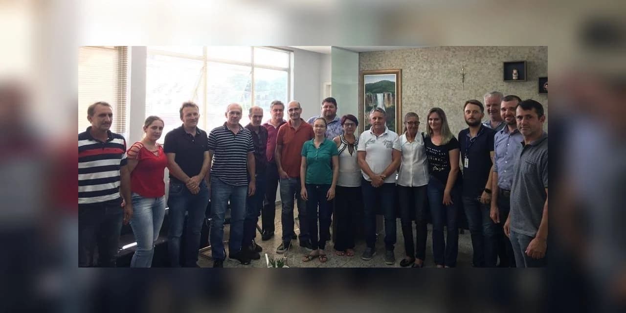 Prefeitura busca solução para alagamentos em reunião com moradores de regiões afetadas