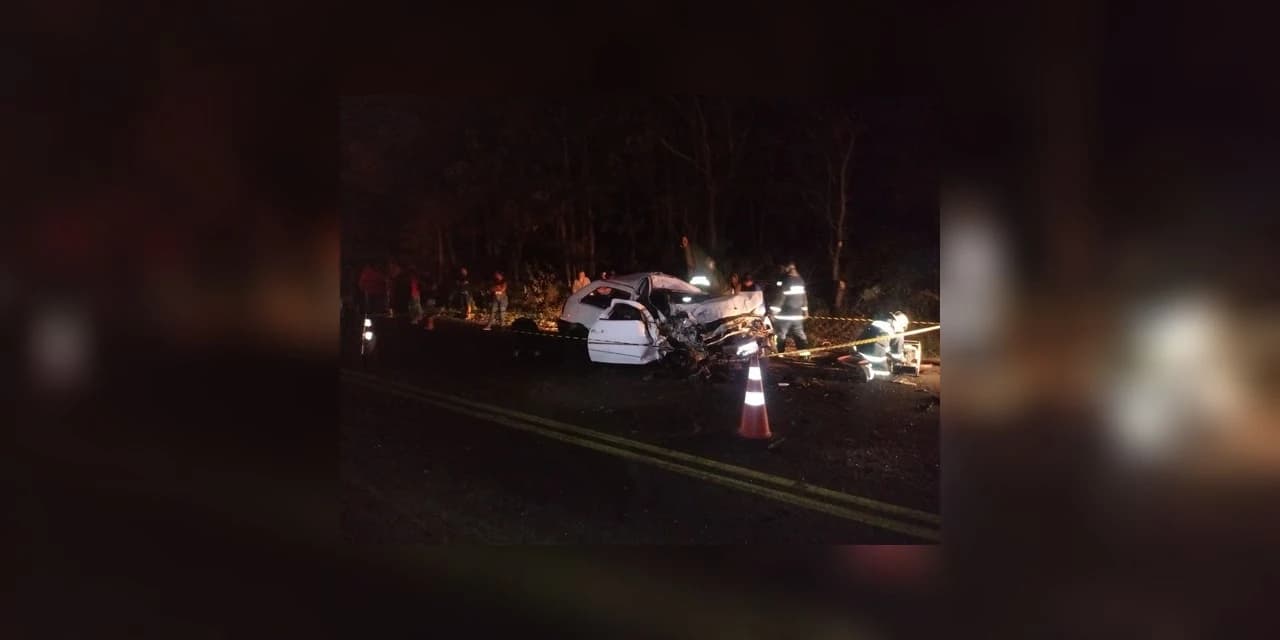 Duas pessoas morrem em acidente na PR-092, em Siqueira Campos