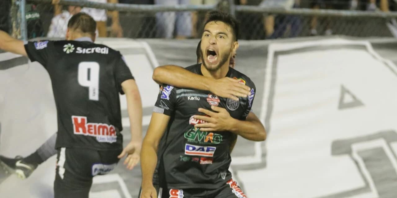 Operário vence o Joinville nos minutos finais e assume a liderança do grupo B da Série C