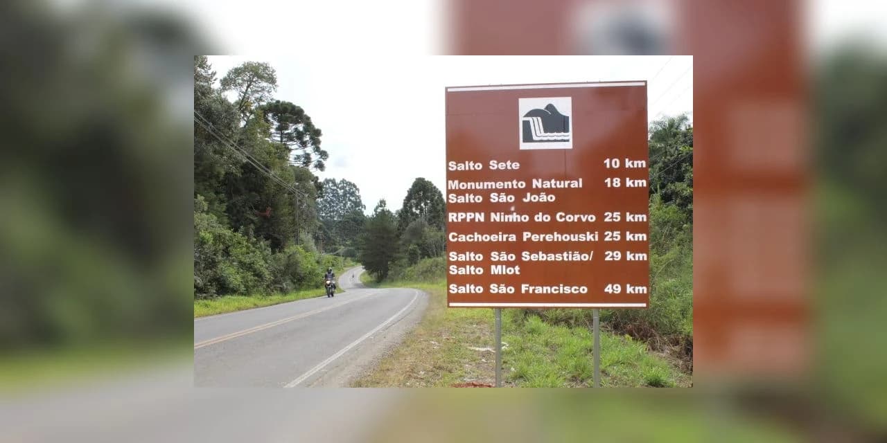 Prefeitura inicia instalação de nova sinalização turística em Prudentópolis.