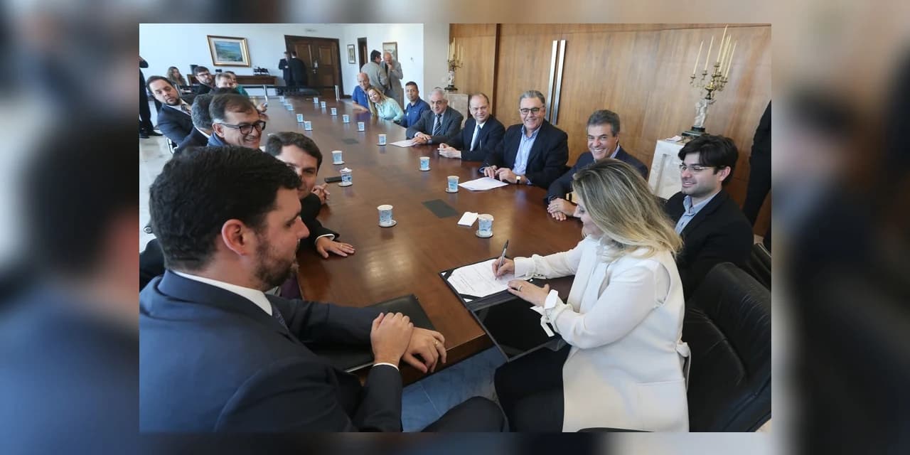 Cida confirma quase R$ 20 milhões para mais três municípios