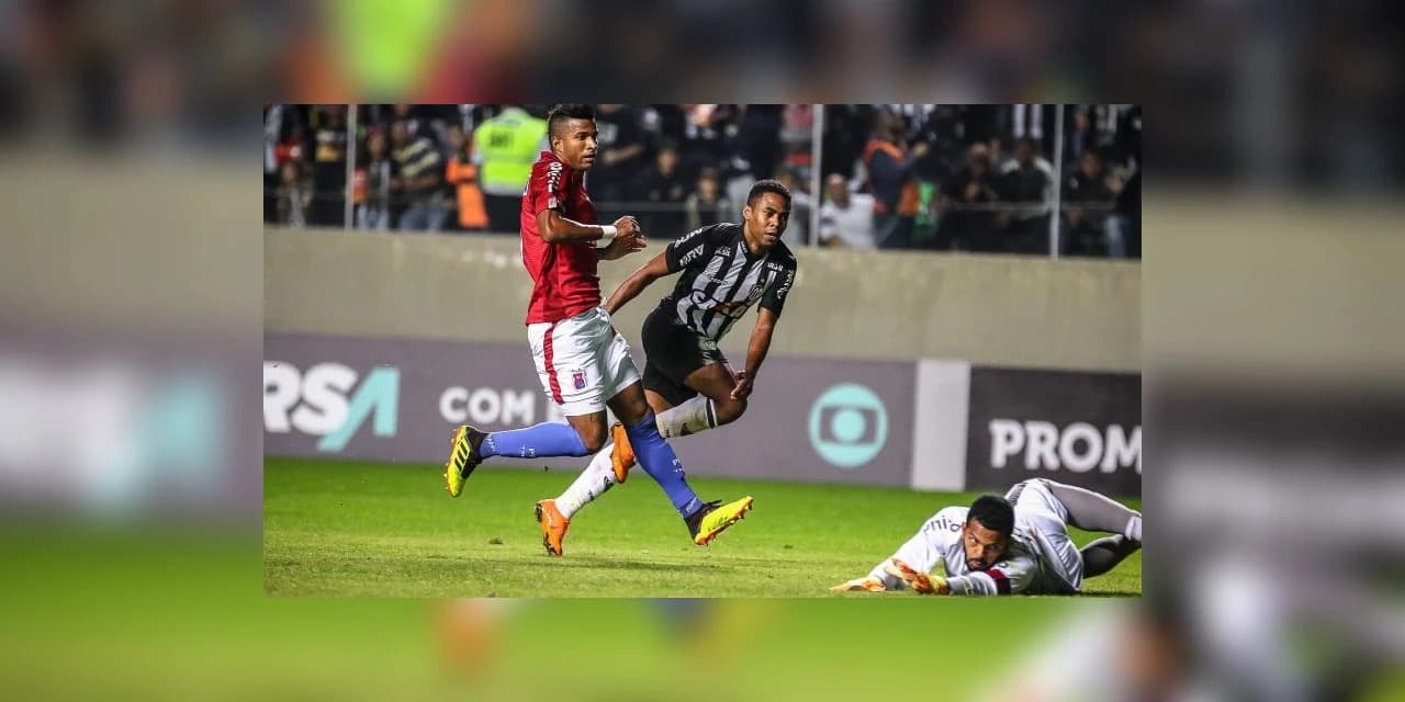 Galo faz o dever de casa e Paraná perde mais uma fora de casa